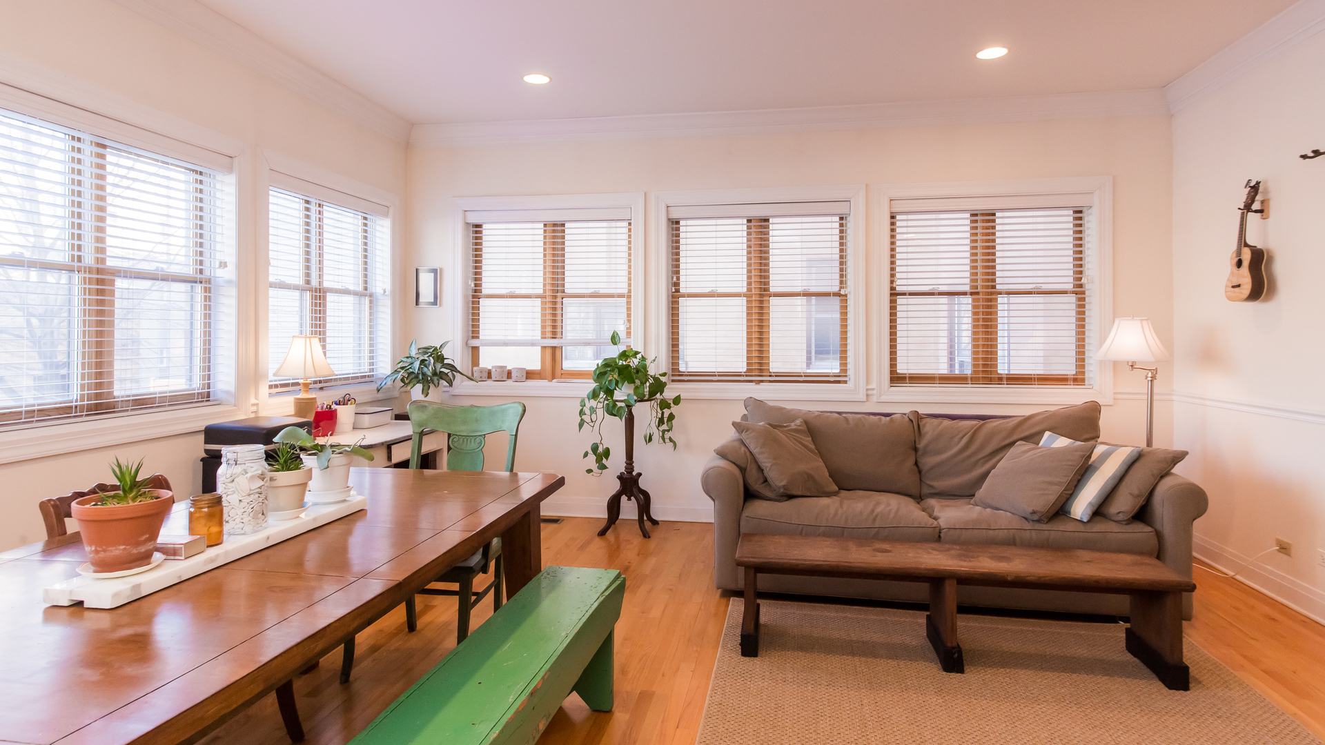 6963 North Sheridan Road, Unit 1E Chicago, IL 60626 - Photo 5 of 20 a living room with furniture and a large window