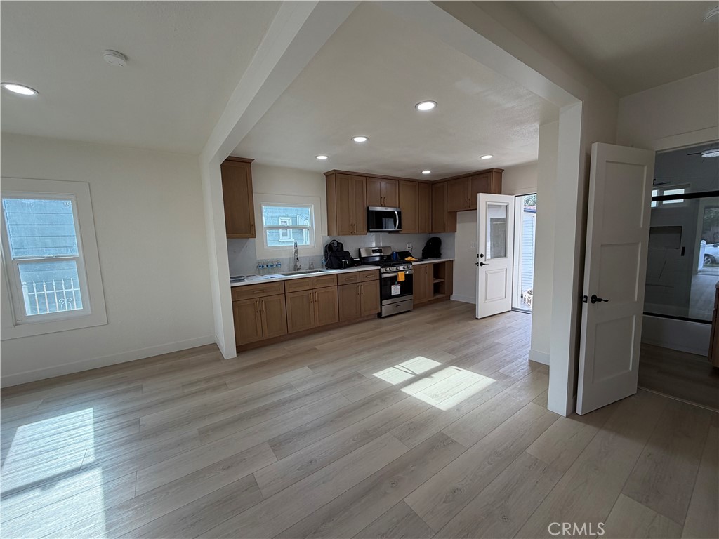 5493 Cerritos Avenue Long Beach, CA 90805 - Photo 4 of 21