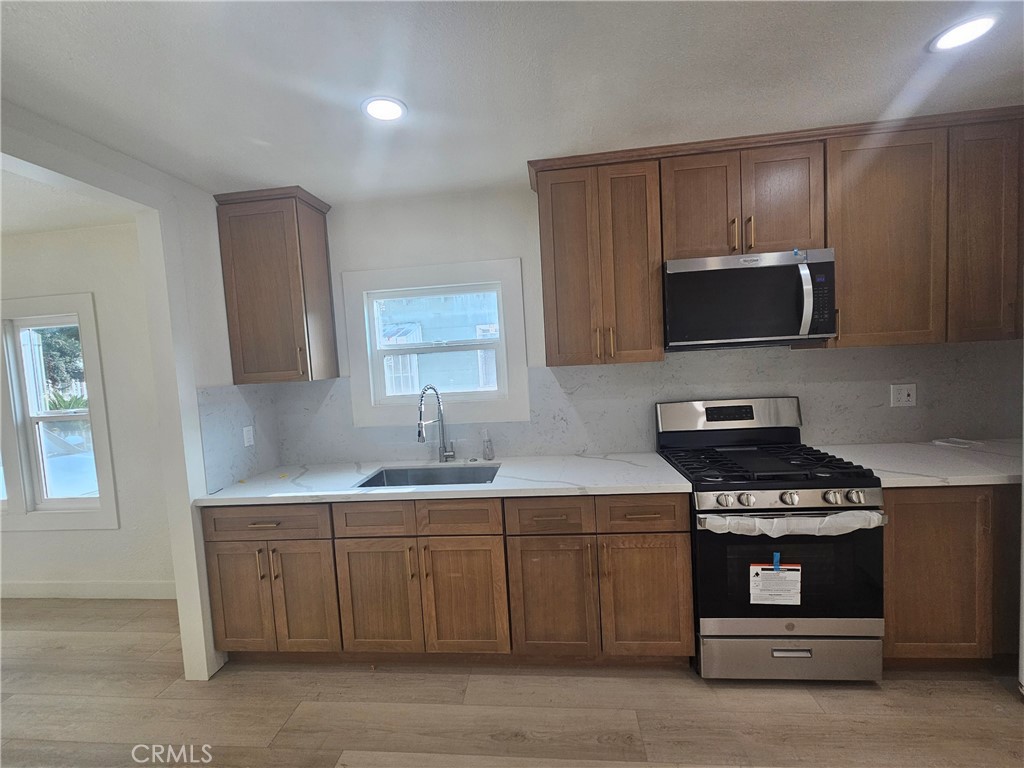 5493 Cerritos Avenue Long Beach, CA 90805 - Photo 5 of 21