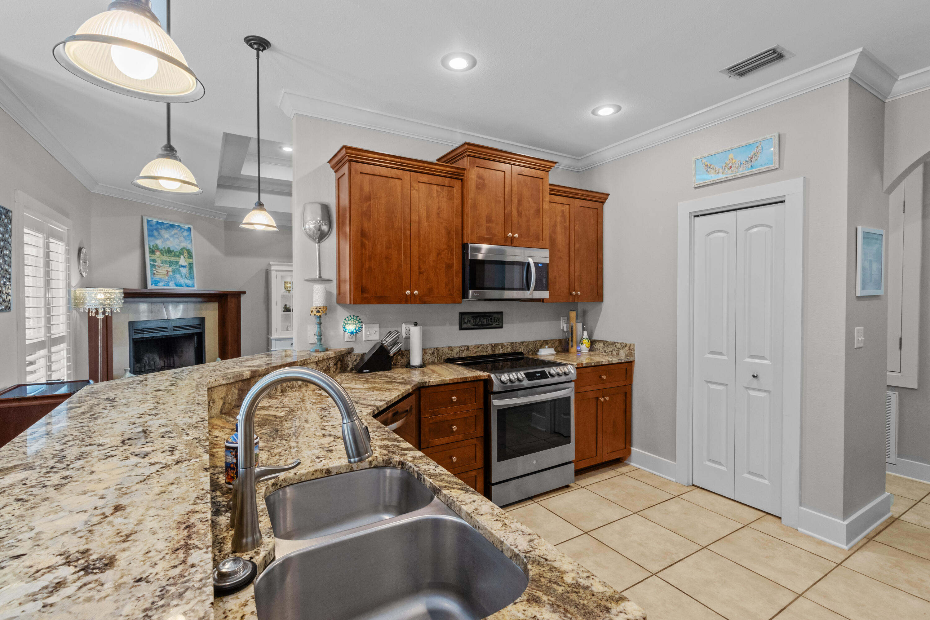 379 North Holiday Road Miramar Beach, FL 32550 - Photo 45 of 76 Breakfast Bar