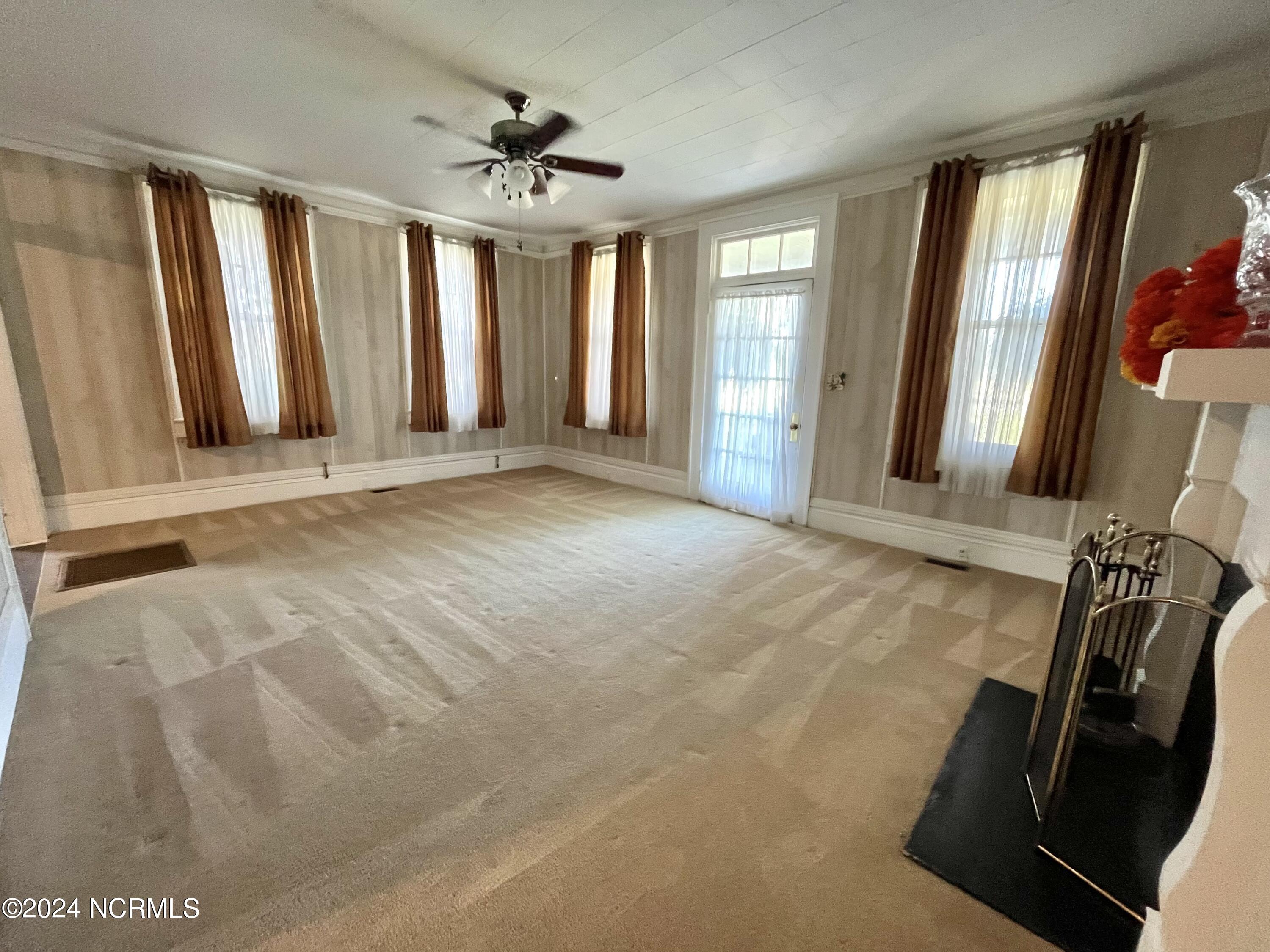 9069 Highway 130 Maxton, NC 28364 - Photo 19 of 45 1