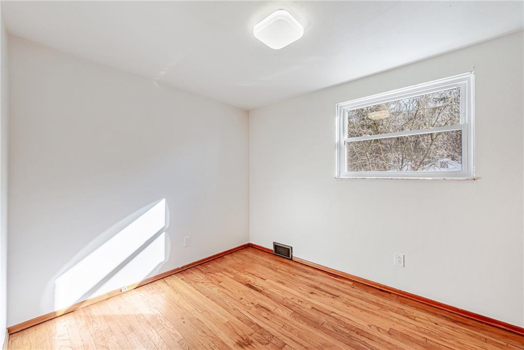518 Long Road Pittsburgh, PA 15235 - Photo 20 of 30 Gallery Image 20