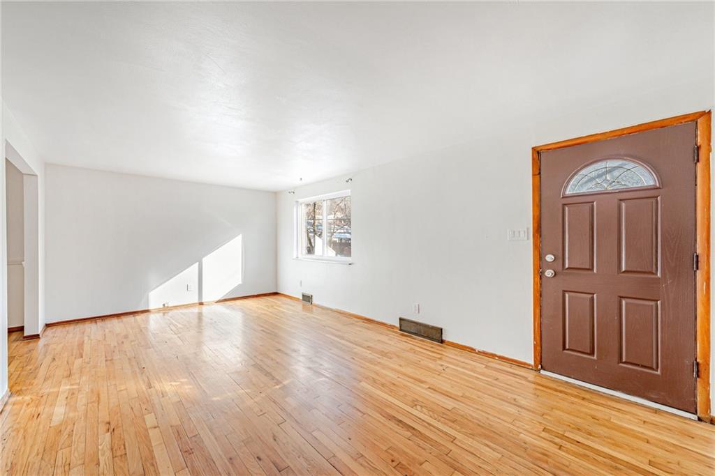 518 Long Road Pittsburgh, PA 15235 - Photo 4 of 30 Gallery Image 4
