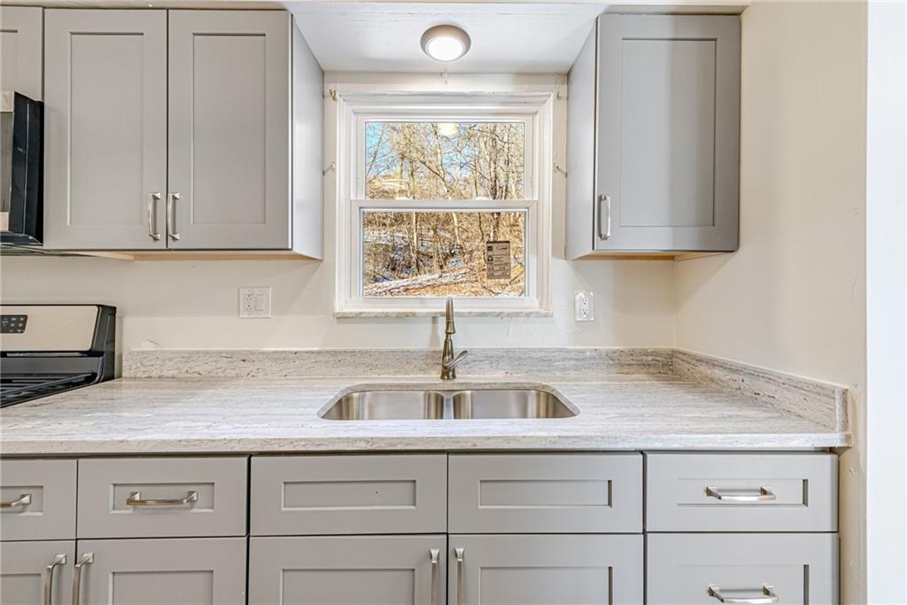 518 Long Road Pittsburgh, PA 15235 - Photo 10 of 30 Gallery Image 10