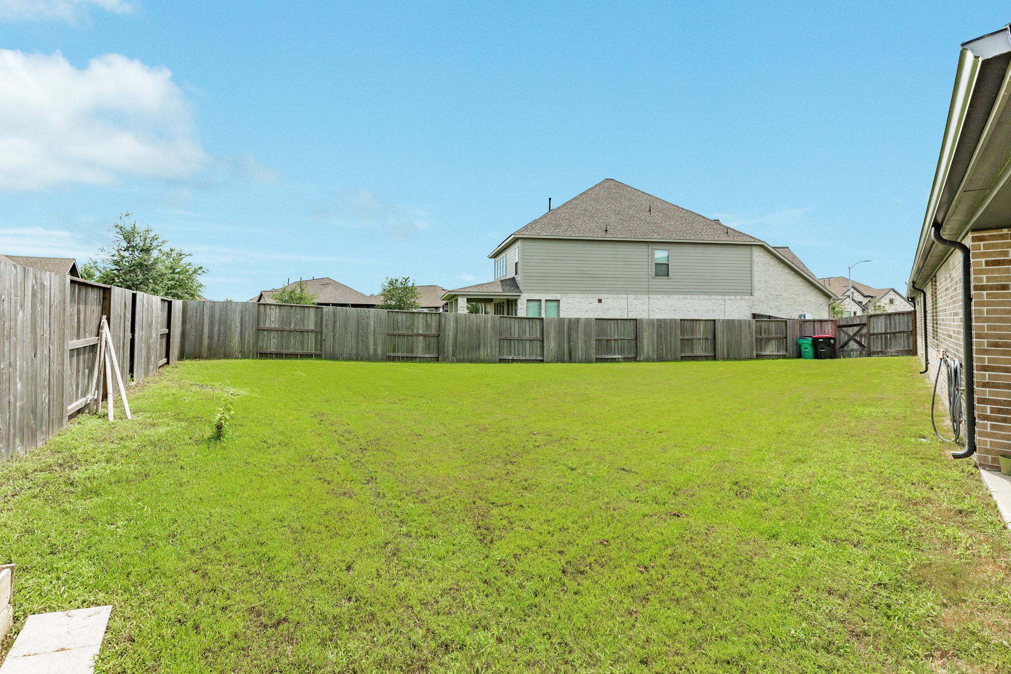 10115 Stride Court Rosharon, TX 77583 - Photo 27 of 40 This oversized cul-de-sac lot offers exceptional space and versatility, making it the perfect canvas for your dream outdoor oasis. Whether you envision a custom pool, an expansive patio for entertaining, or lush landscaping, this generous backyard provides endless potential to create the ultimate private retreat.