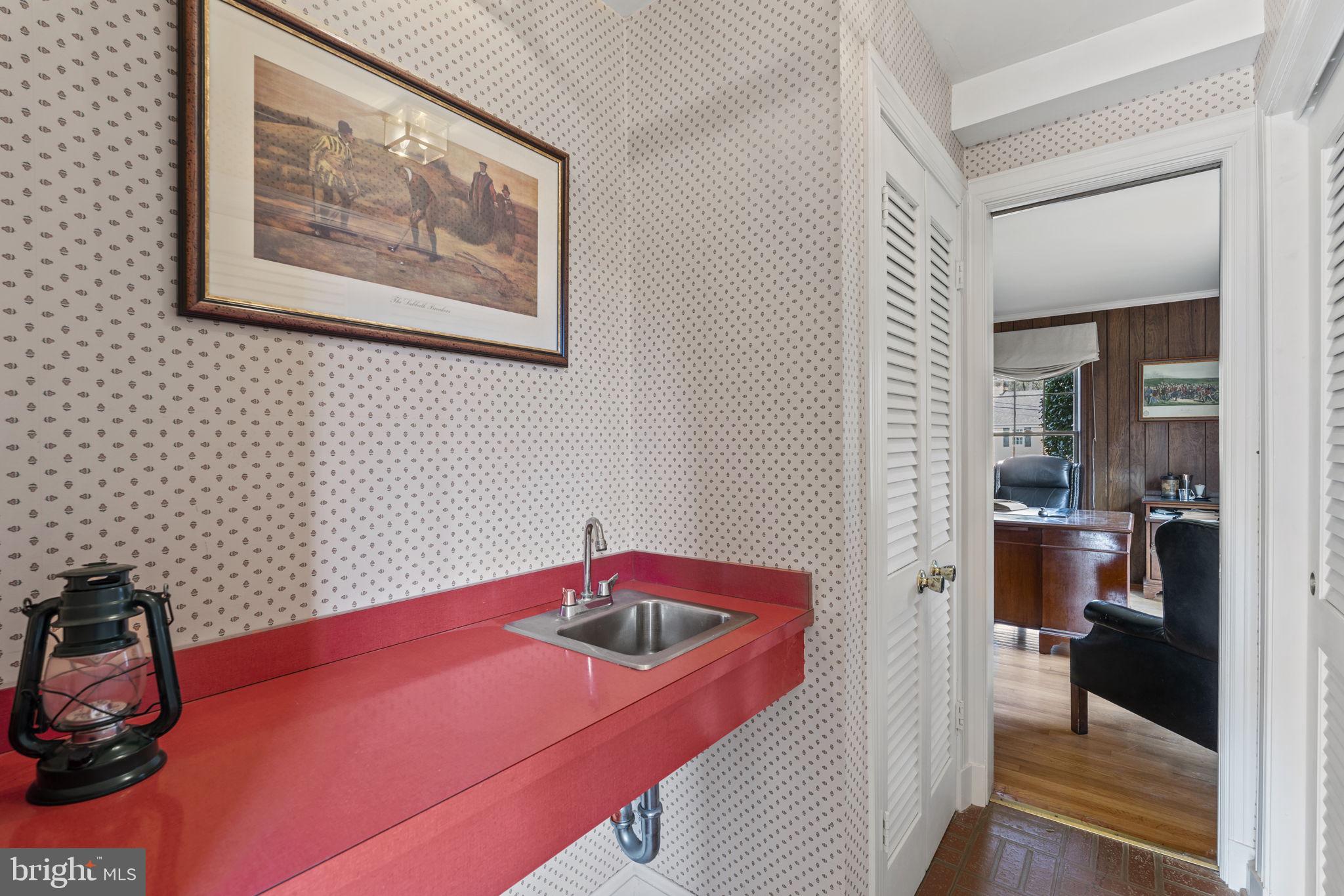 10011 Kendale Road Potomac, MD 20854 - Photo 15 of 32 Gallery Image 15