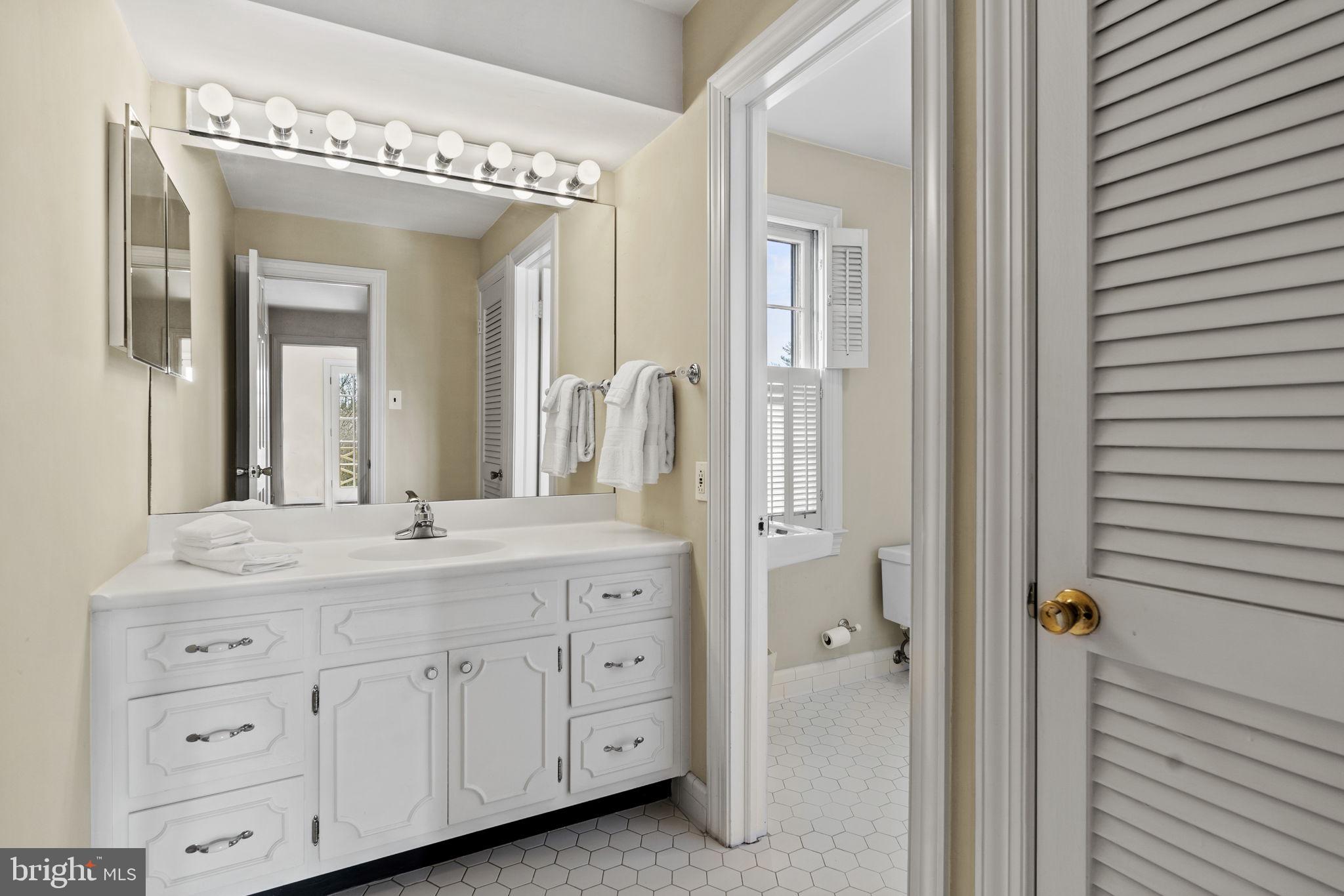 10011 Kendale Road Potomac, MD 20854 - Photo 23 of 32 Gallery Image 23