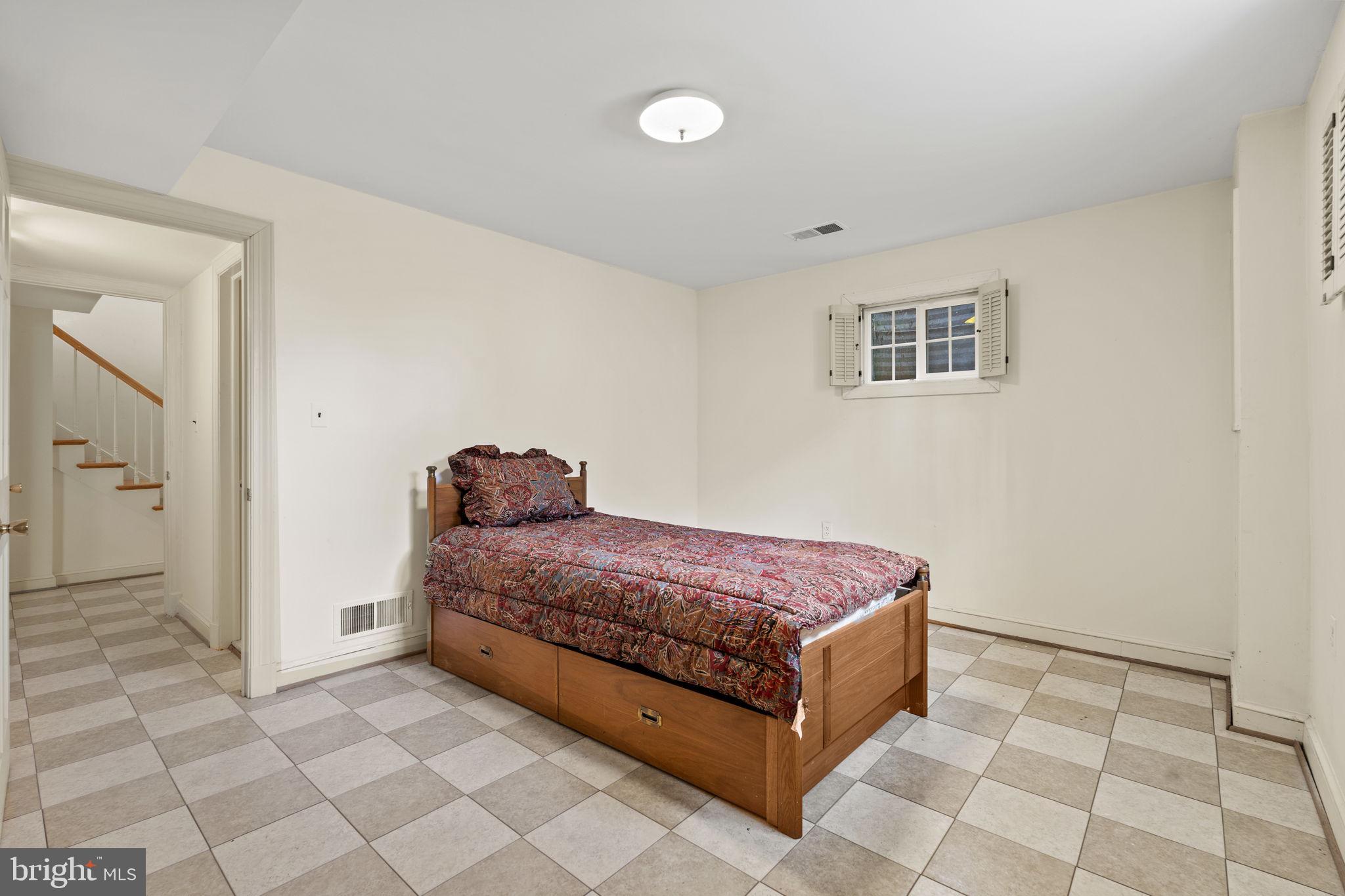10011 Kendale Road Potomac, MD 20854 - Photo 28 of 32 Gallery Image 28