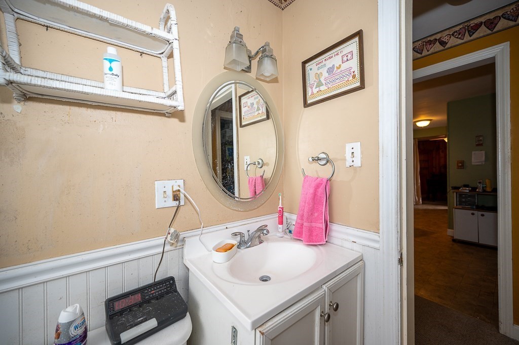 9 Claridge Road Worcester, MA 01606 - Photo 13 of 21