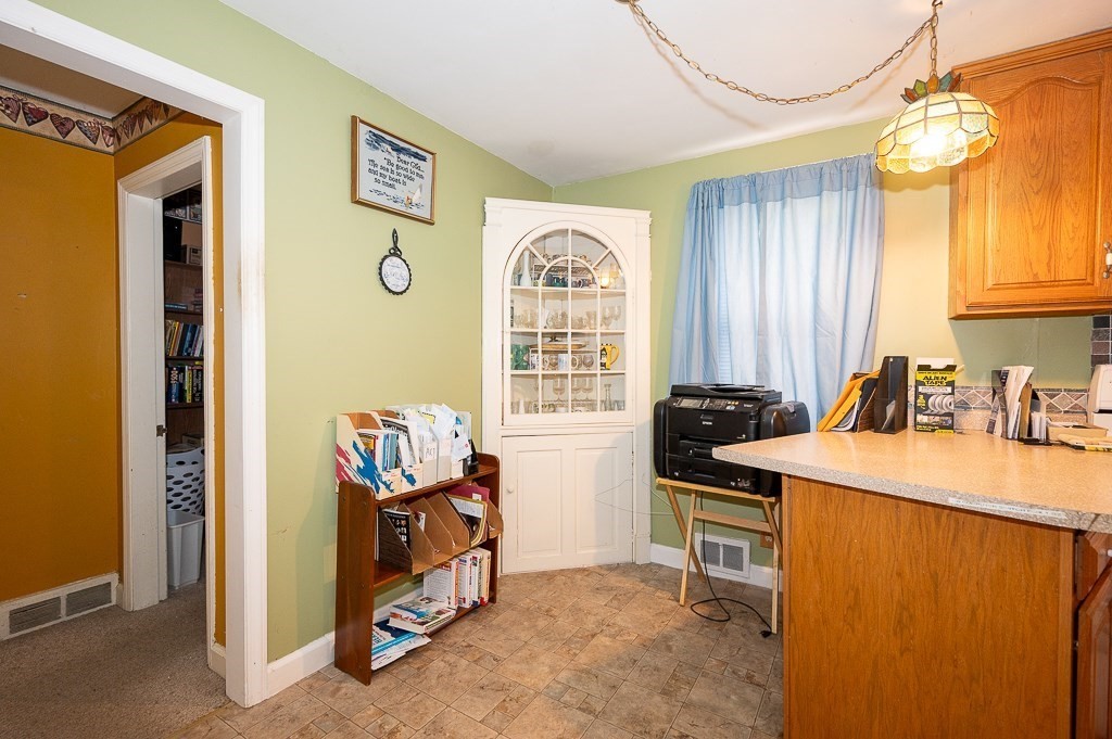 9 Claridge Road Worcester, MA 01606 - Photo 10 of 21