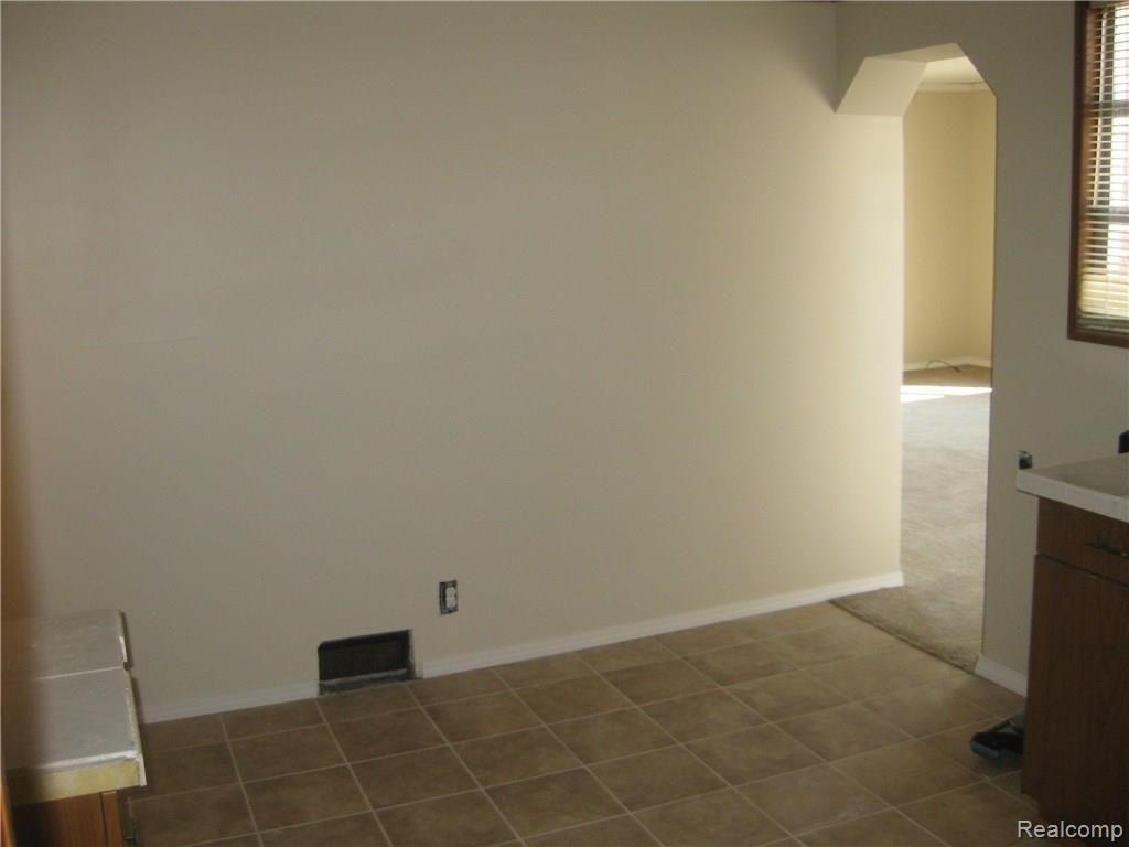 29355 Kelly Road Roseville, MI 48066 - Photo 5 of 6