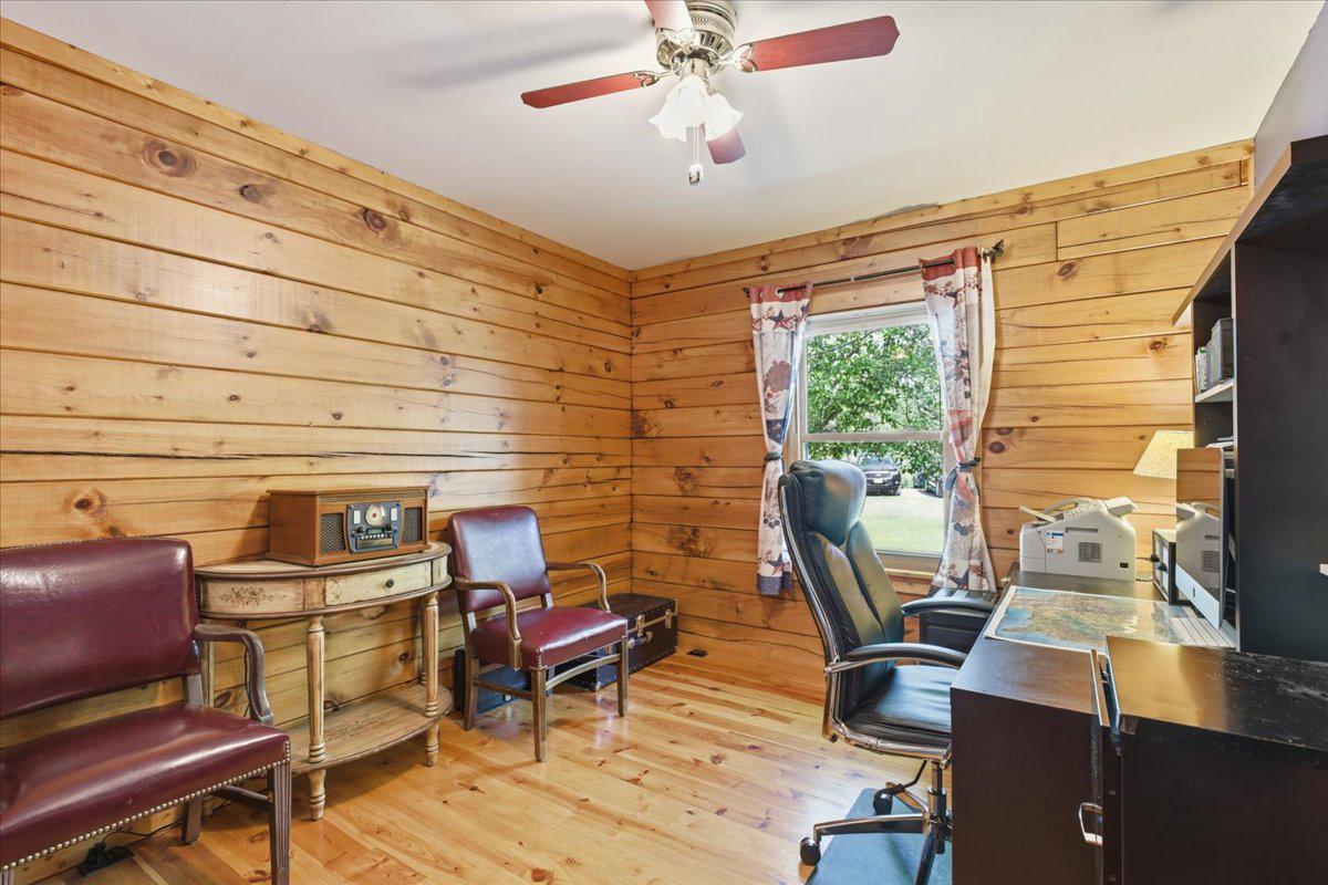 15240 Sheads Mountain Road Rixeyville, VA 22737 - Photo 21 of 70 3rd bedroom or den for productivity.