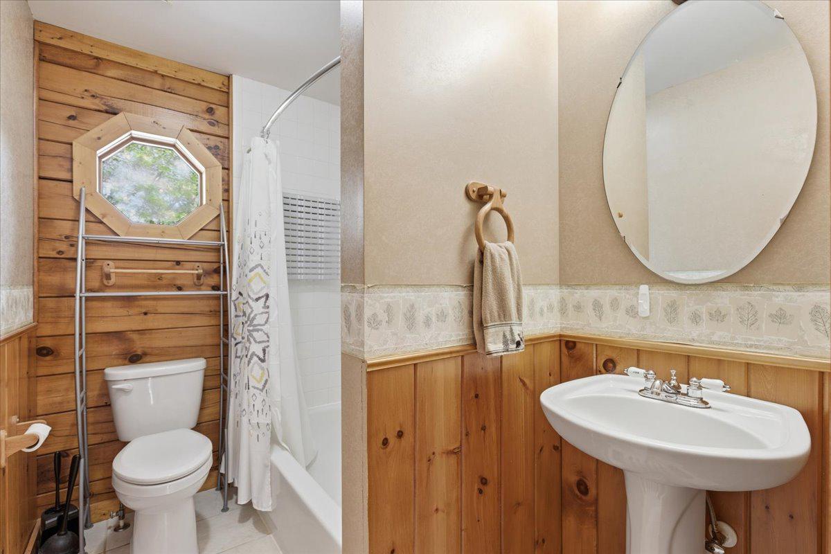 15240 Sheads Mountain Road Rixeyville, VA 22737 - Photo 26 of 70 Full Hall Bathroom