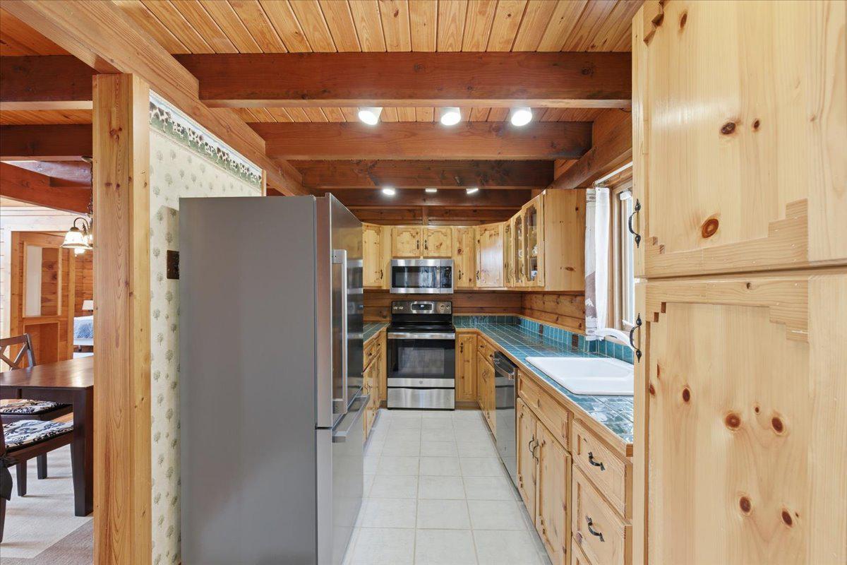 15240 Sheads Mountain Road Rixeyville, VA 22737 - Photo 9 of 70 Kitchen with stainless steel appliances