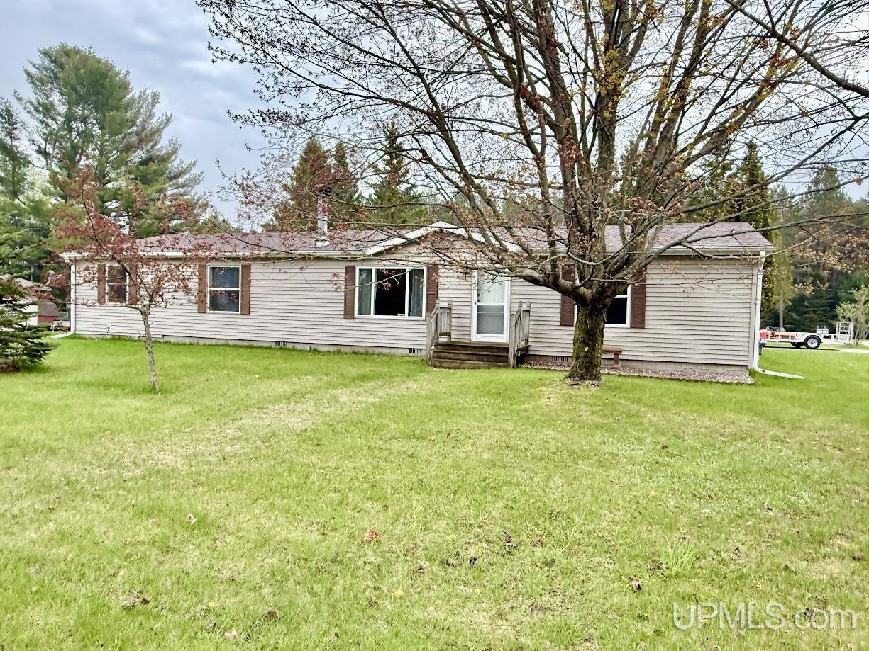 3873 14.5 Road Escanaba, MI 49829 - Photo 1 of 41