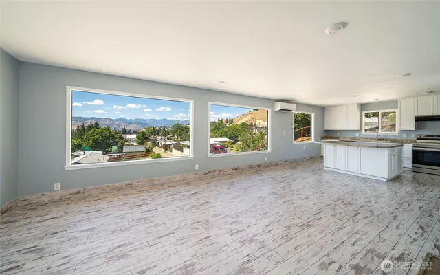 $550,000 | 505 North Navarre Street, Chelan, WA 98816