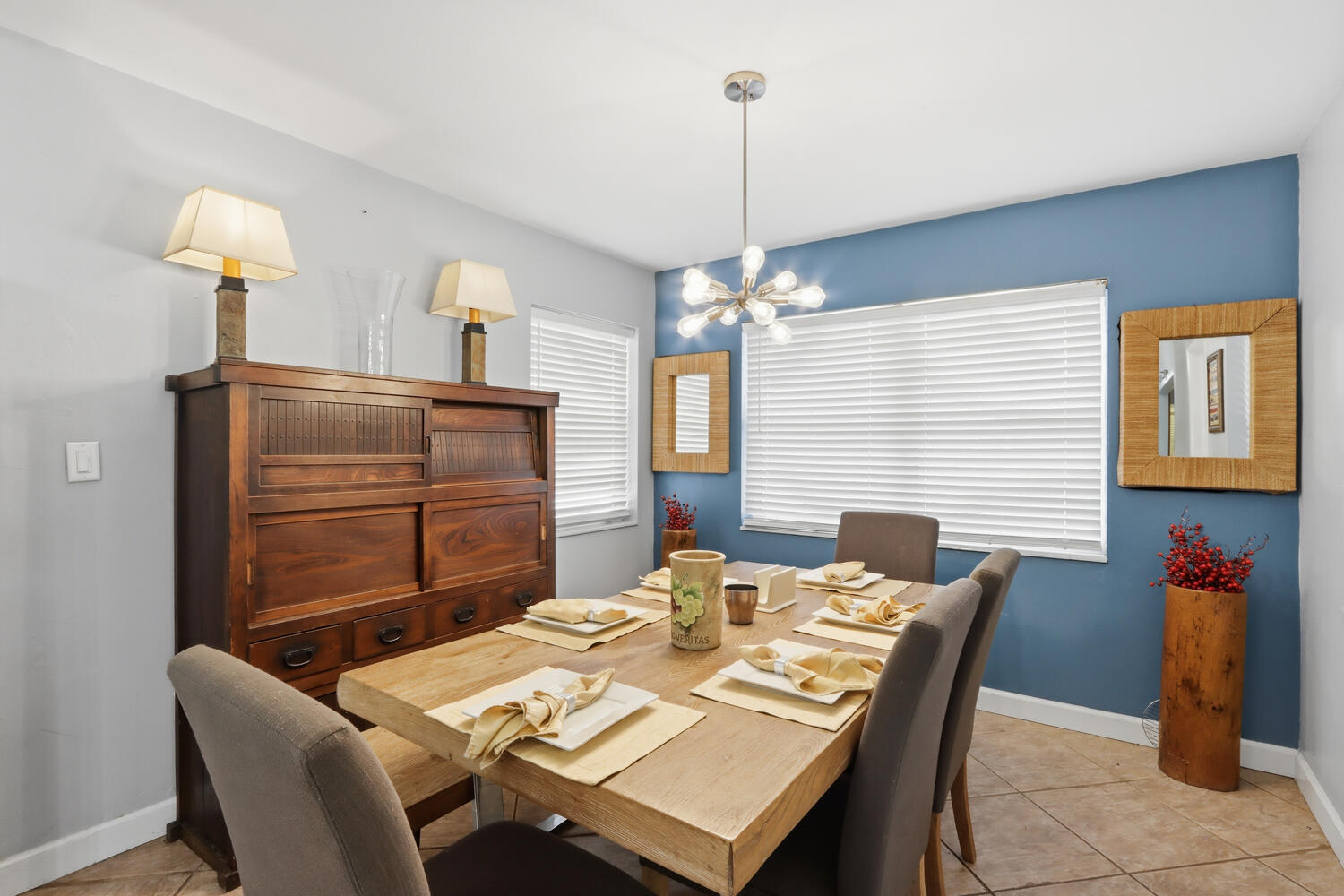 720 Northeast 7th Street Pompano Beach, FL 33060 - Photo 14 of 35 Dining Area-016-005-1500x1000