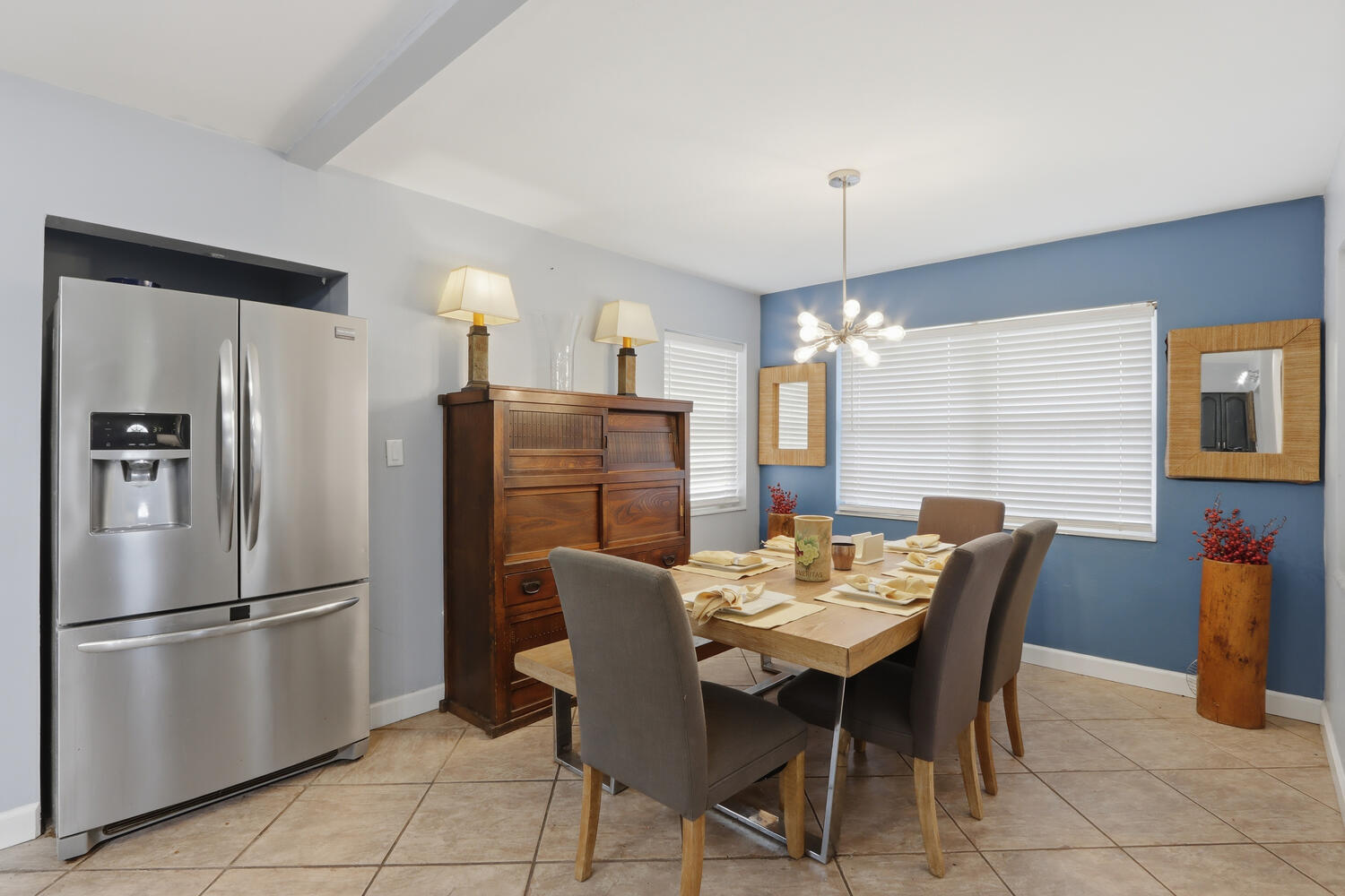 720 Northeast 7th Street Pompano Beach, FL 33060 - Photo 15 of 35 Dining Area-017-004-1500x1000