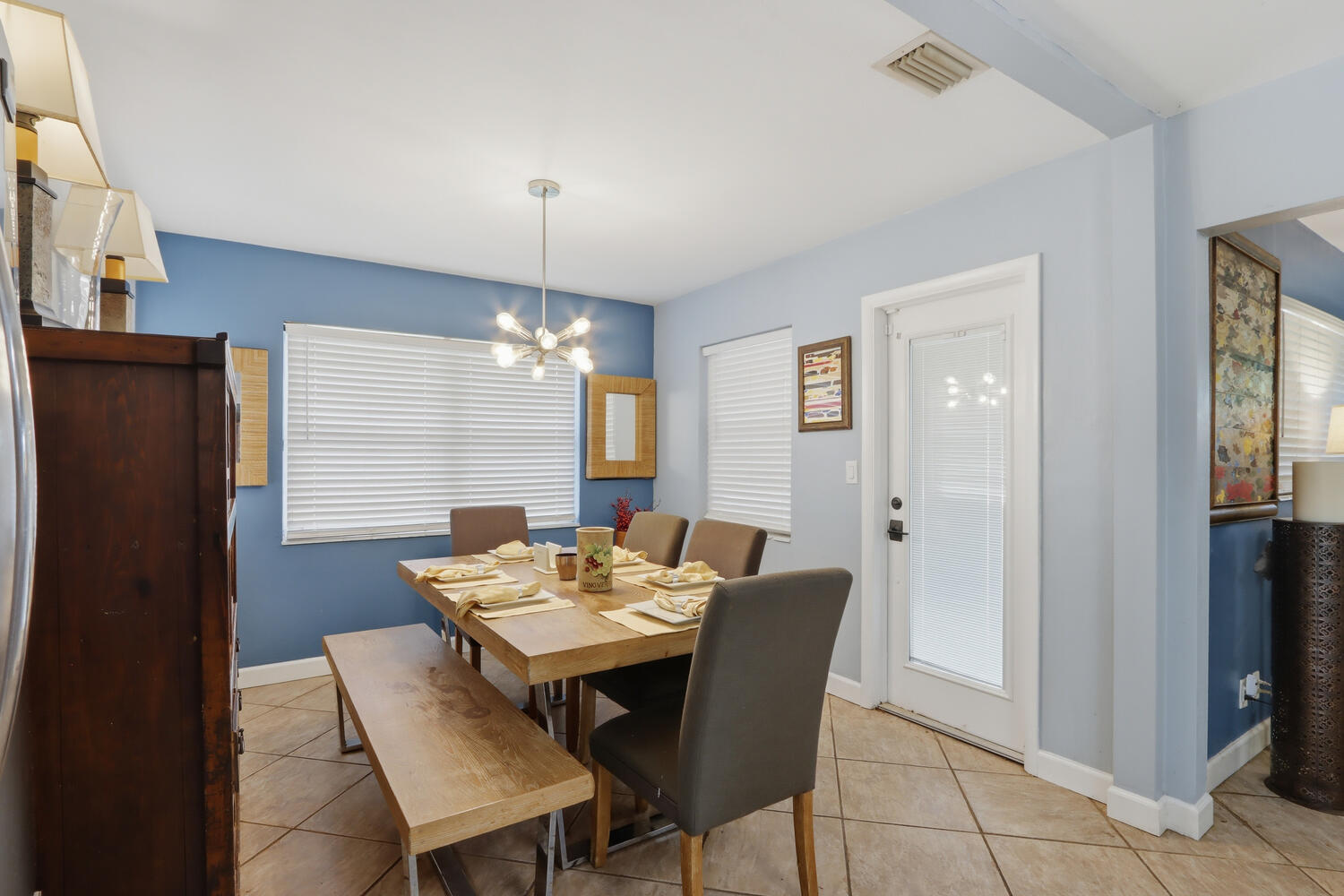 720 Northeast 7th Street Pompano Beach, FL 33060 - Photo 17 of 35 Dining Area-019-019-1500x1000
