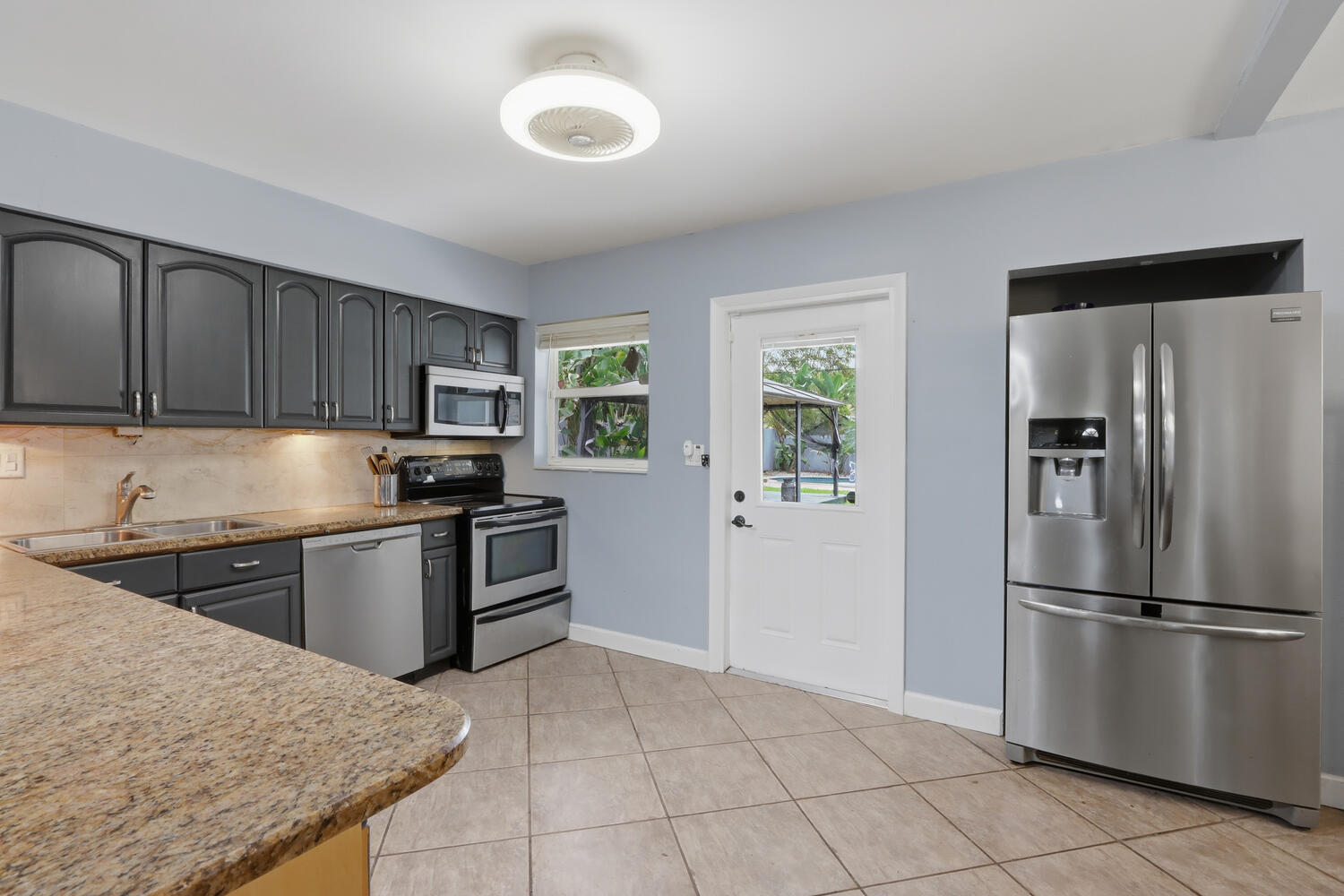 720 Northeast 7th Street Pompano Beach, FL 33060 - Photo 23 of 35 Kitchen-010-008-1500x1000