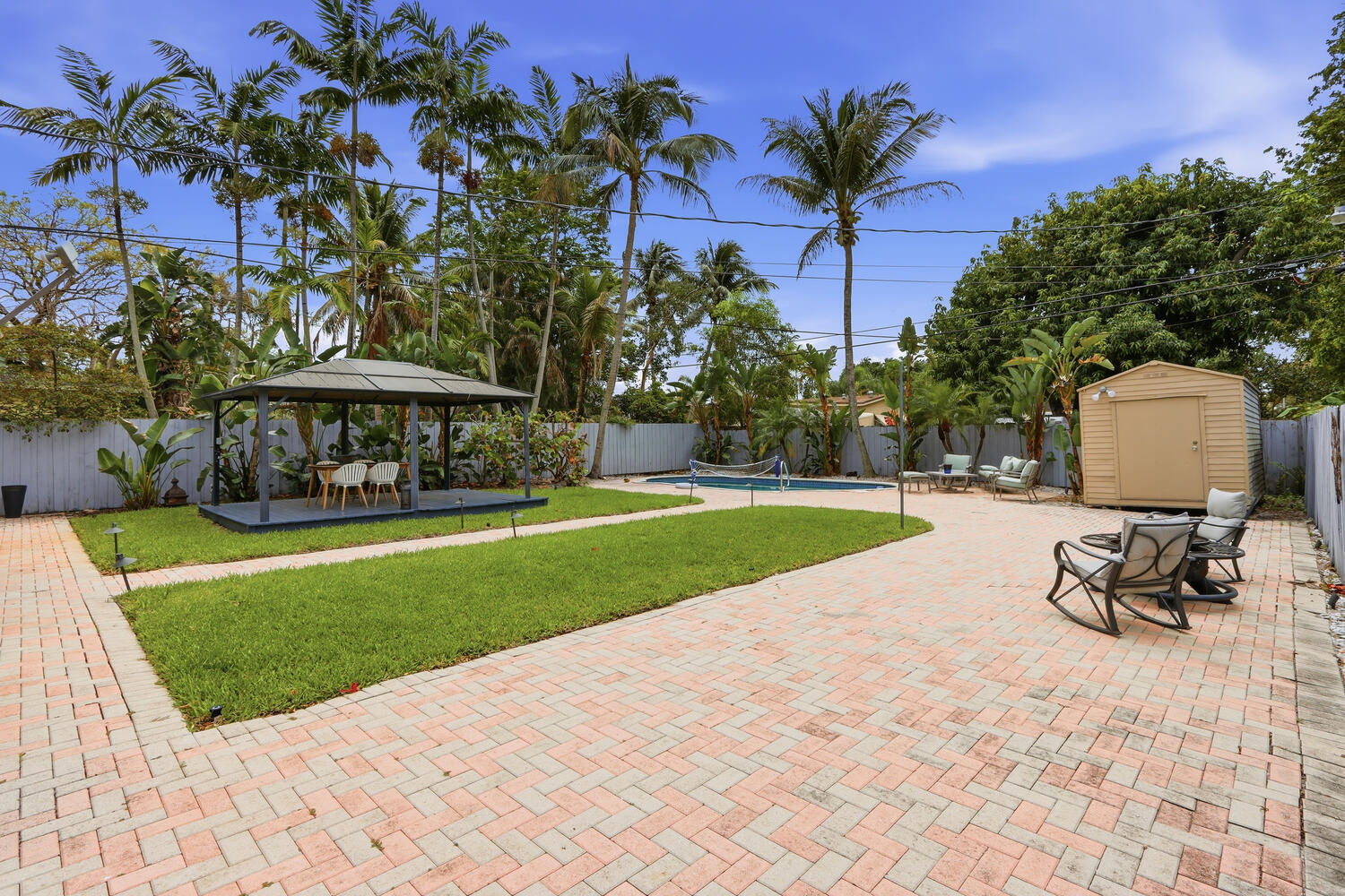 720 Northeast 7th Street Pompano Beach, FL 33060 - Photo 5 of 35 Back Exterior-029-022-1500x1000