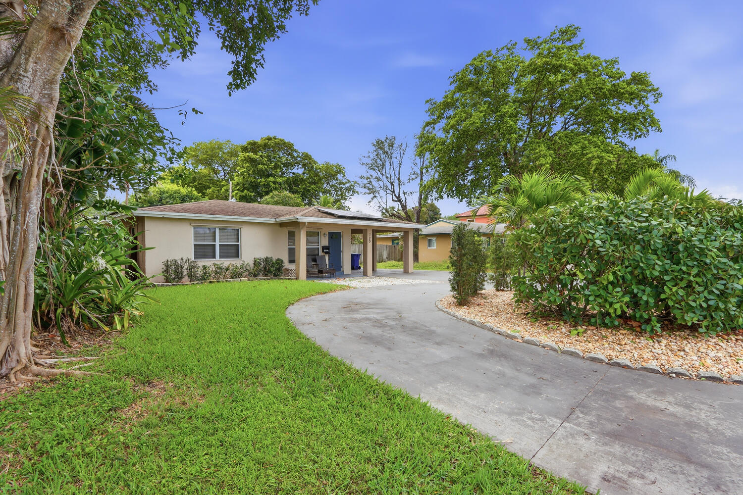 720 Northeast 7th Street Pompano Beach, FL 33060 - Photo 9 of 35 Front Exterior-004-026-1500x1000
