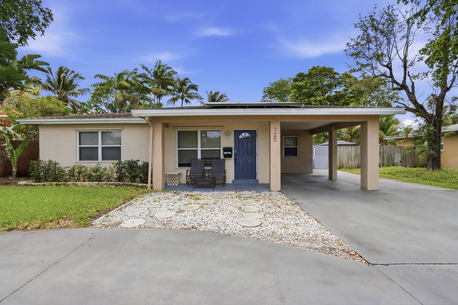 720 Northeast 7th Street Pompano Beach, FL 33060 - Photo 10 of 35 Front Entry Detail-006-015-1500x1000