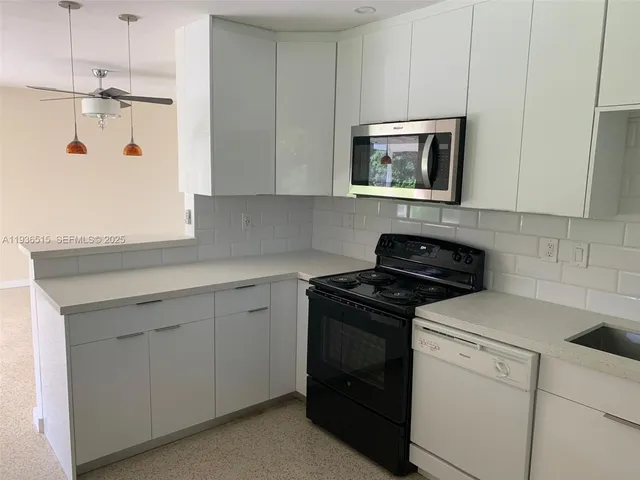 $3,800 | 8245 Southwest 100th Street, Miami, FL 33156