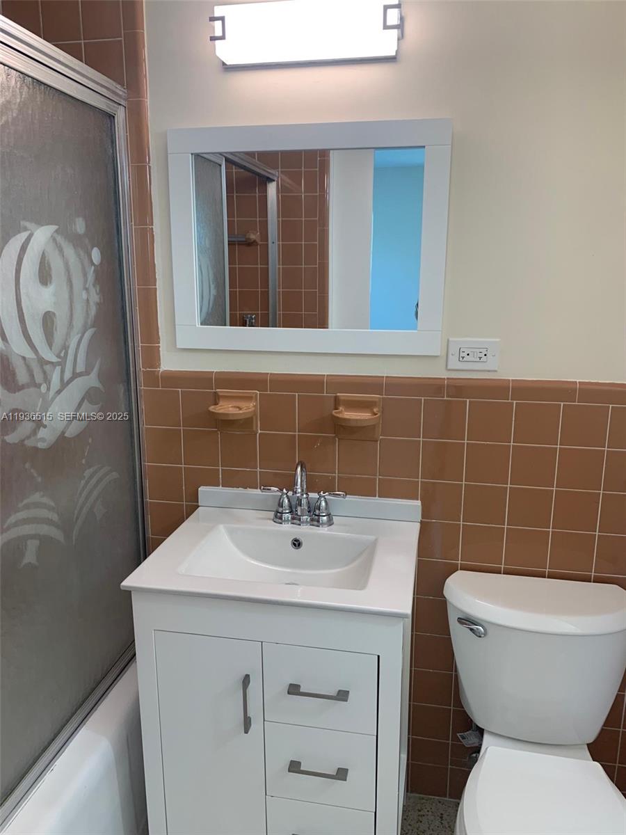 8245 Southwest 100th Street Miami, FL 33156 - Photo 4 of 9 master