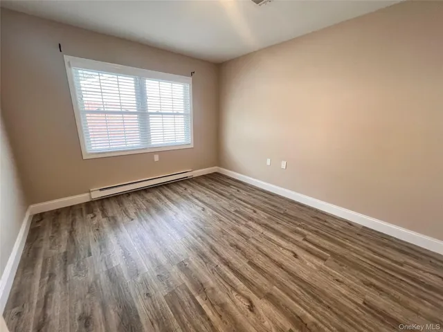 $2,800 | 44 B Trent Court, Unit B, Ridge, NY 11961