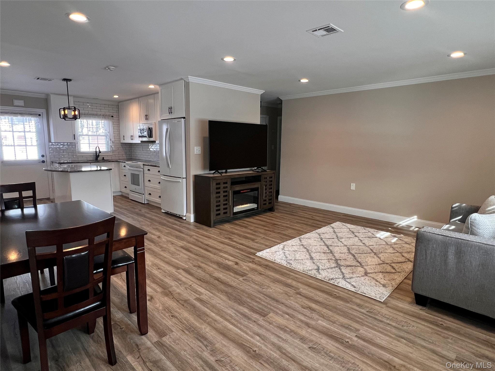 44 B Trent Court, Unit B Ridge, NY 11961 - Photo 6 of 19