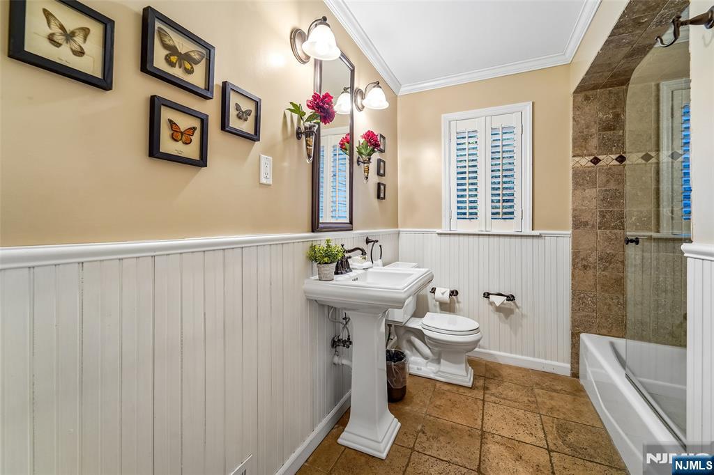 20 Colonial Road Emerson, NJ 07630 - Photo 14 of 35 Gallery Image 14