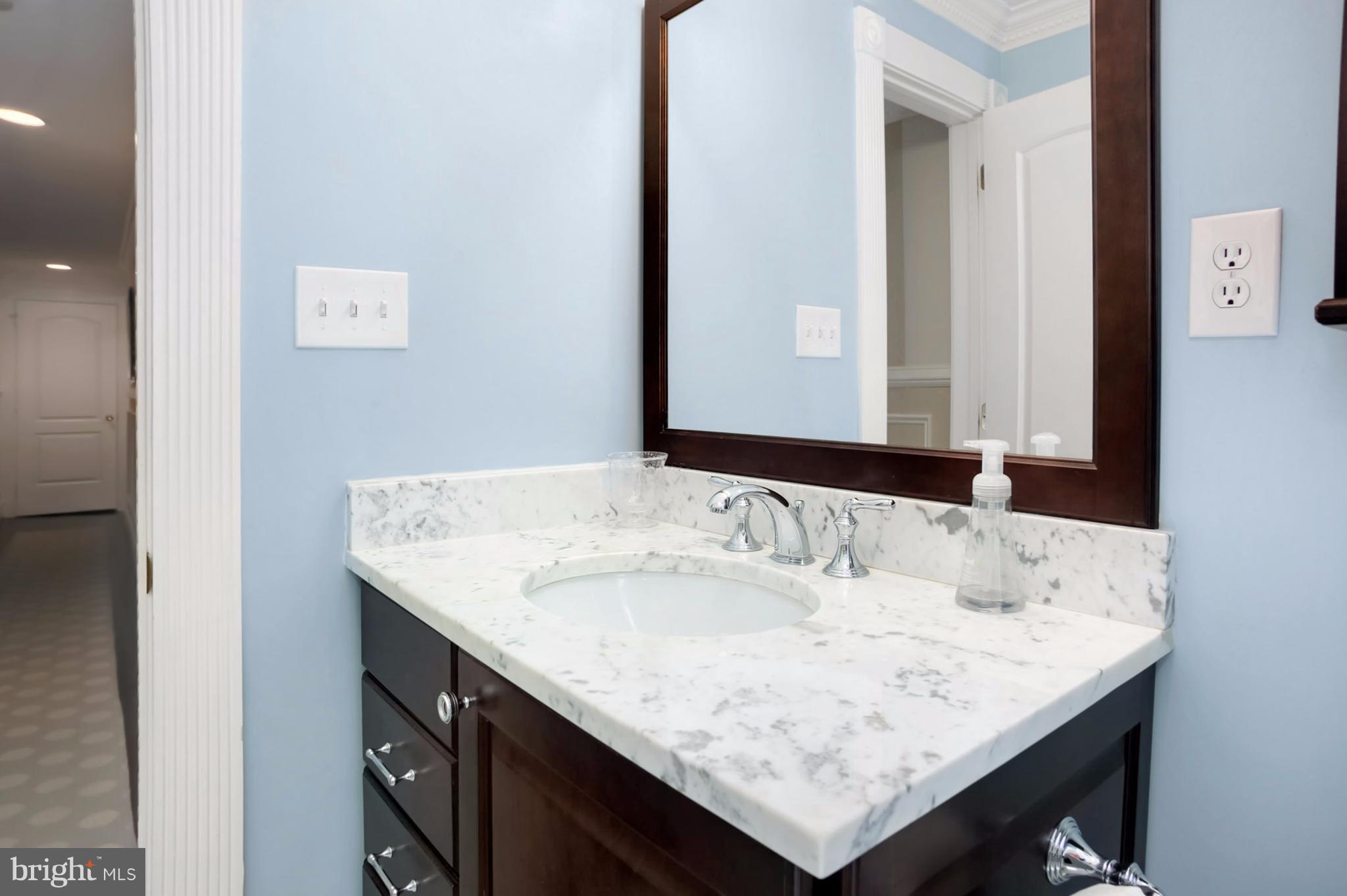 3024 R Street Northwest, Unit 2 Washington, DC 20007 - Photo 22 of 25 Bath