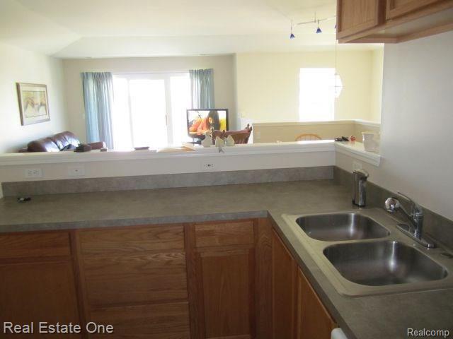 4058 Hampton Ridge Boulevard, Unit 60 Howell, MI 48843 - Photo 3 of 17