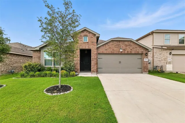 $2,300 | 16745 Portage Street, Justin, TX 76247