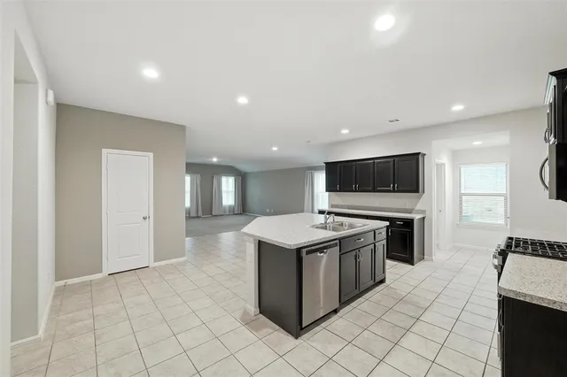 $2,300 | 16745 Portage Street, Justin, TX 76247