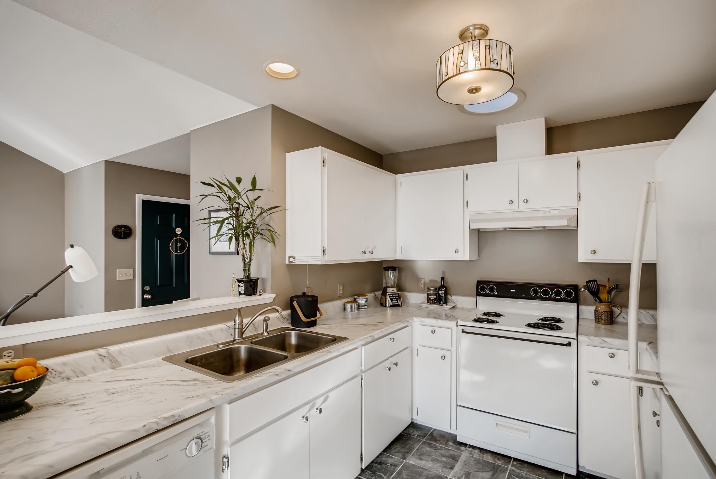 1332 Mill Pond Road Ashland, OR 97520 - Photo 14 of 32 14 Kitchen