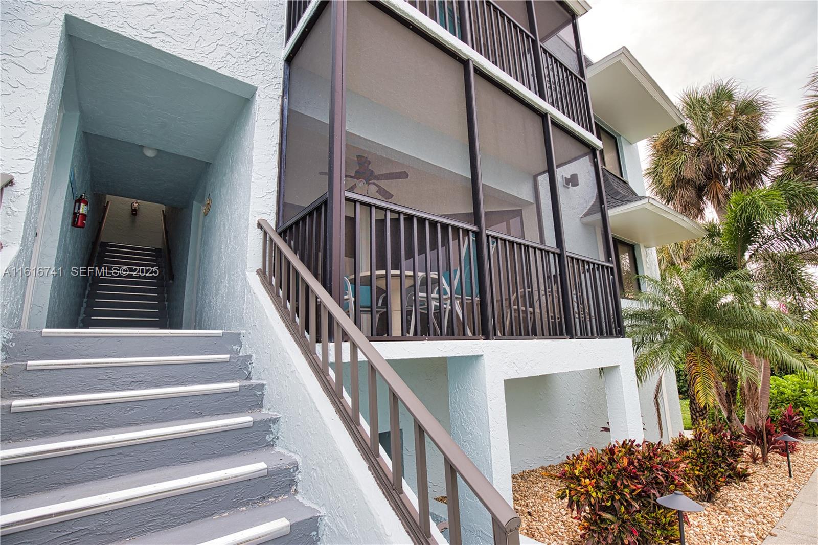 2810 North Beach Road, Unit D108 Englewood, FL 34223 - Photo 31 of 44 a view of entryway