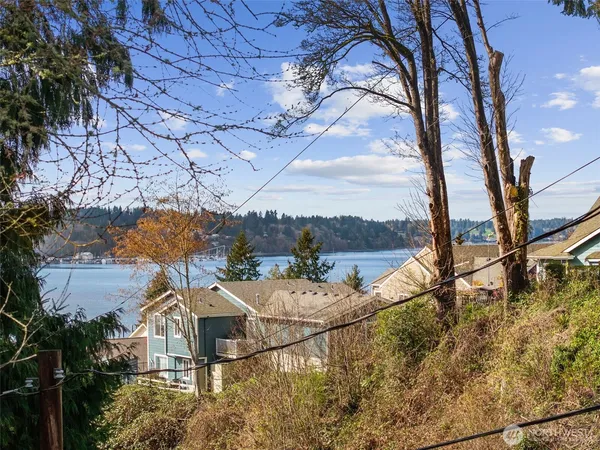 $599,000 | 1347 Pear Street Northeast, Olympia, WA 98506