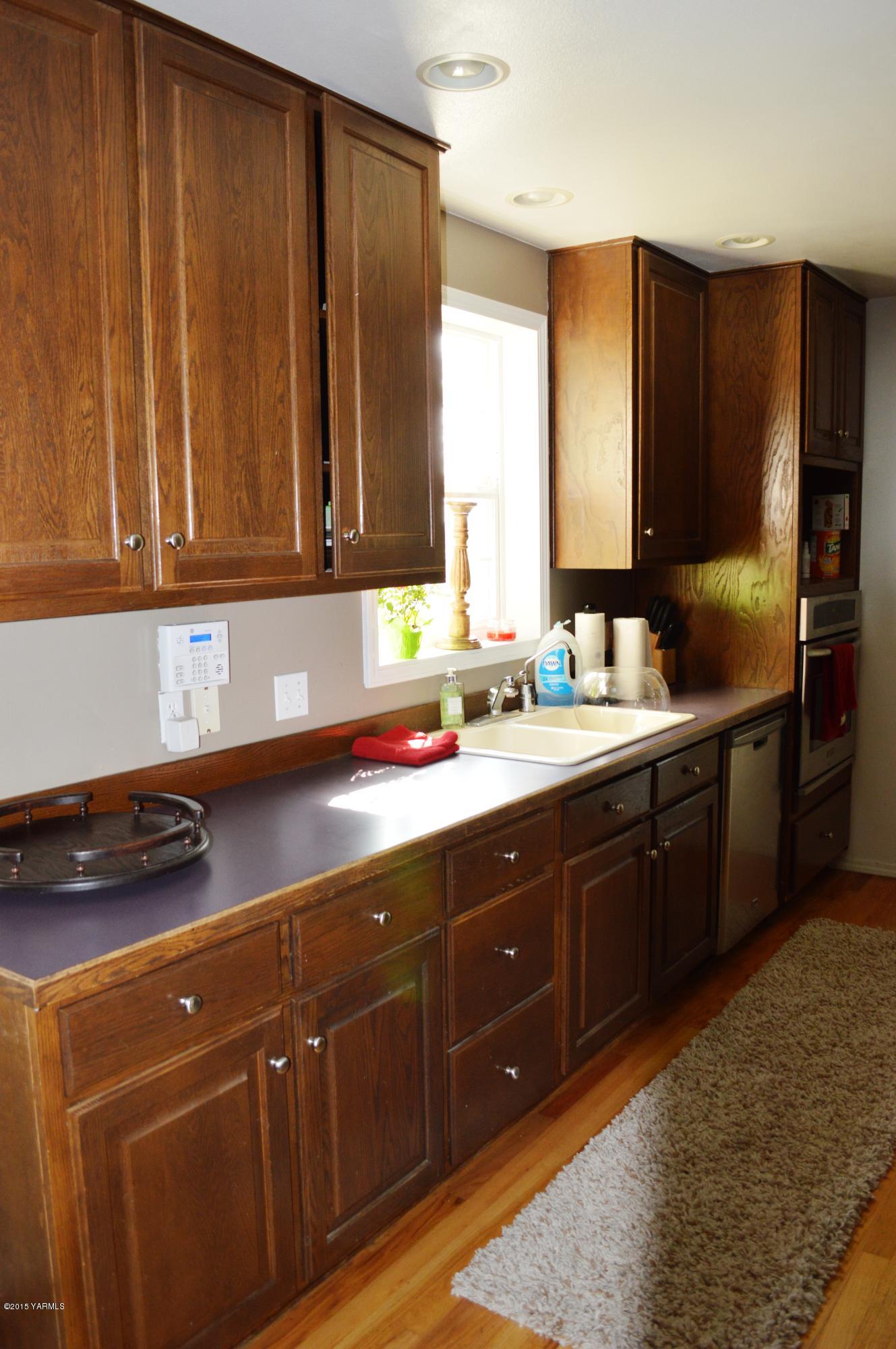 6702 Mieras Road Yakima, WA 98901 - Photo 7 of 19 Kitchen 2