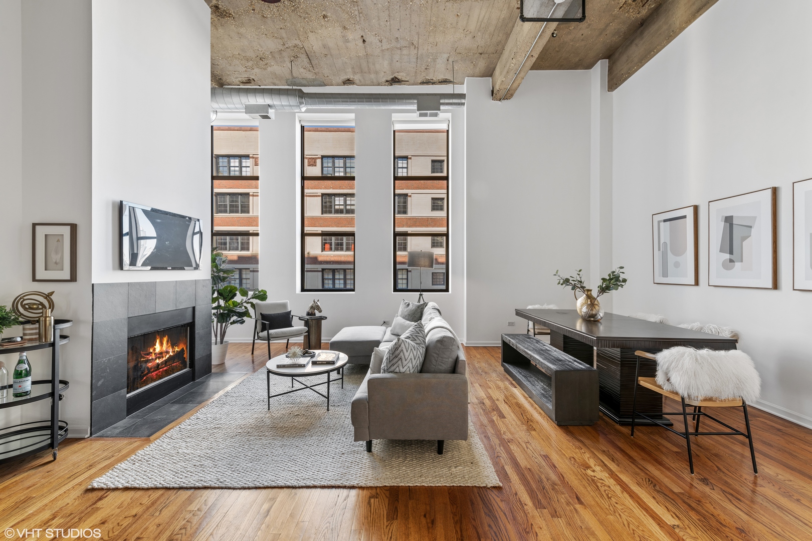 758 North Larrabee Street, Unit 515 Chicago, IL 60654 - Photo 2 of 18