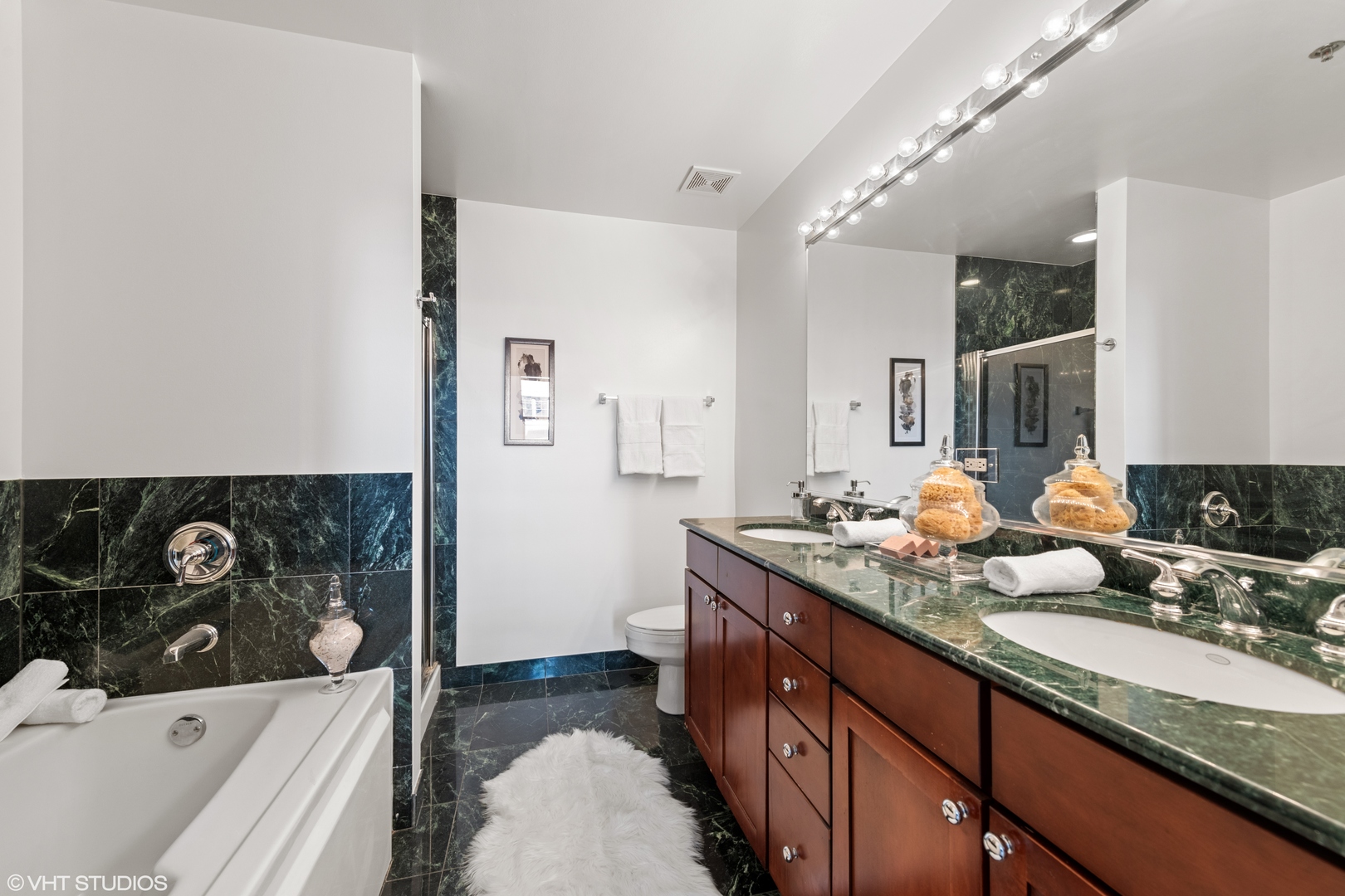 758 North Larrabee Street, Unit 515 Chicago, IL 60654 - Photo 12 of 18