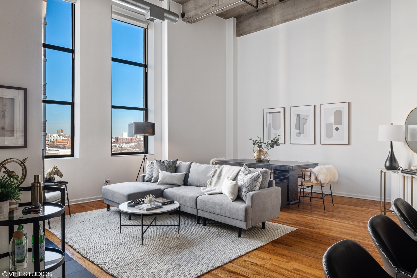 758 North Larrabee Street, Unit 515 Chicago, IL 60654 - Photo 3 of 18