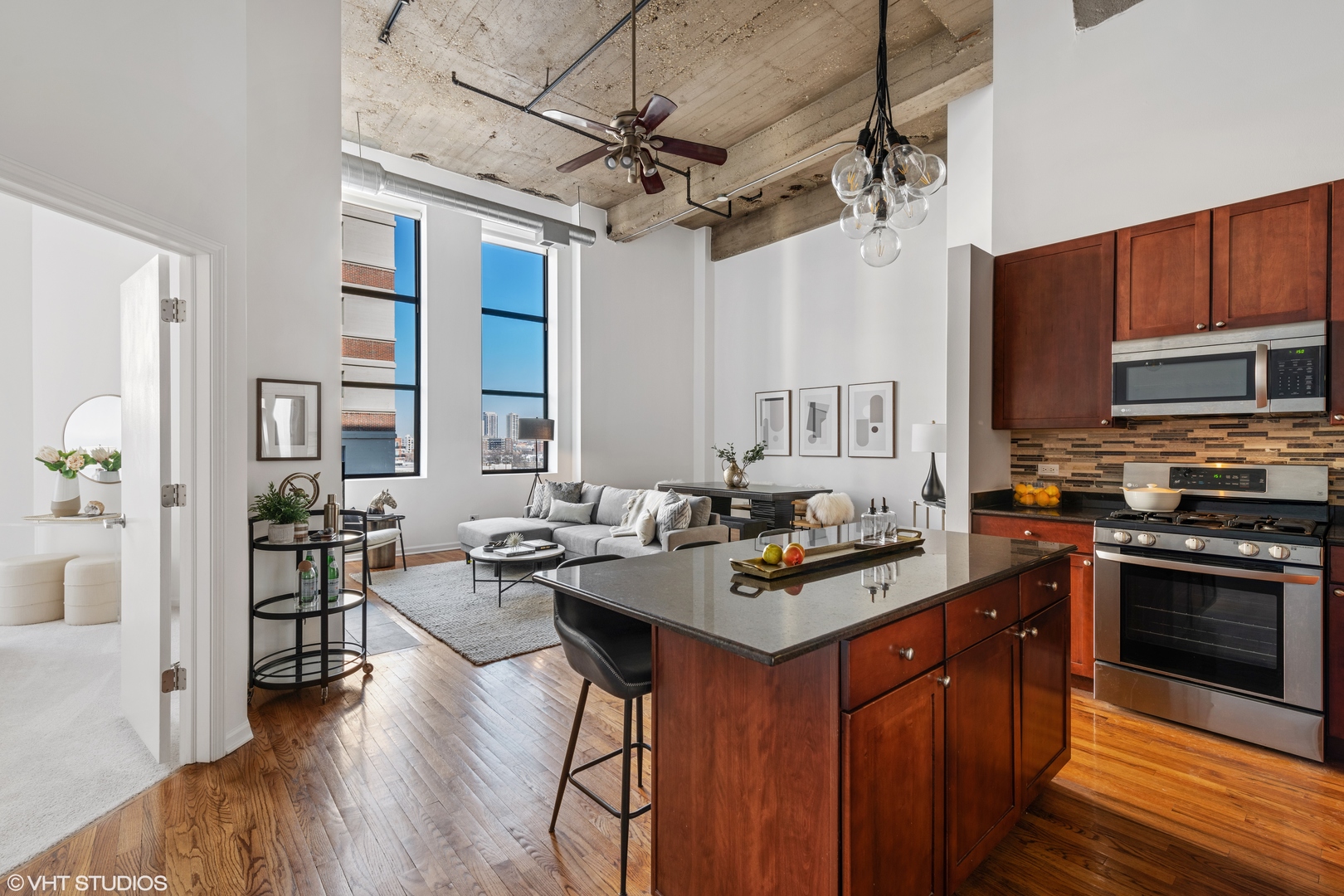 758 North Larrabee Street, Unit 515 Chicago, IL 60654 - Photo 4 of 18