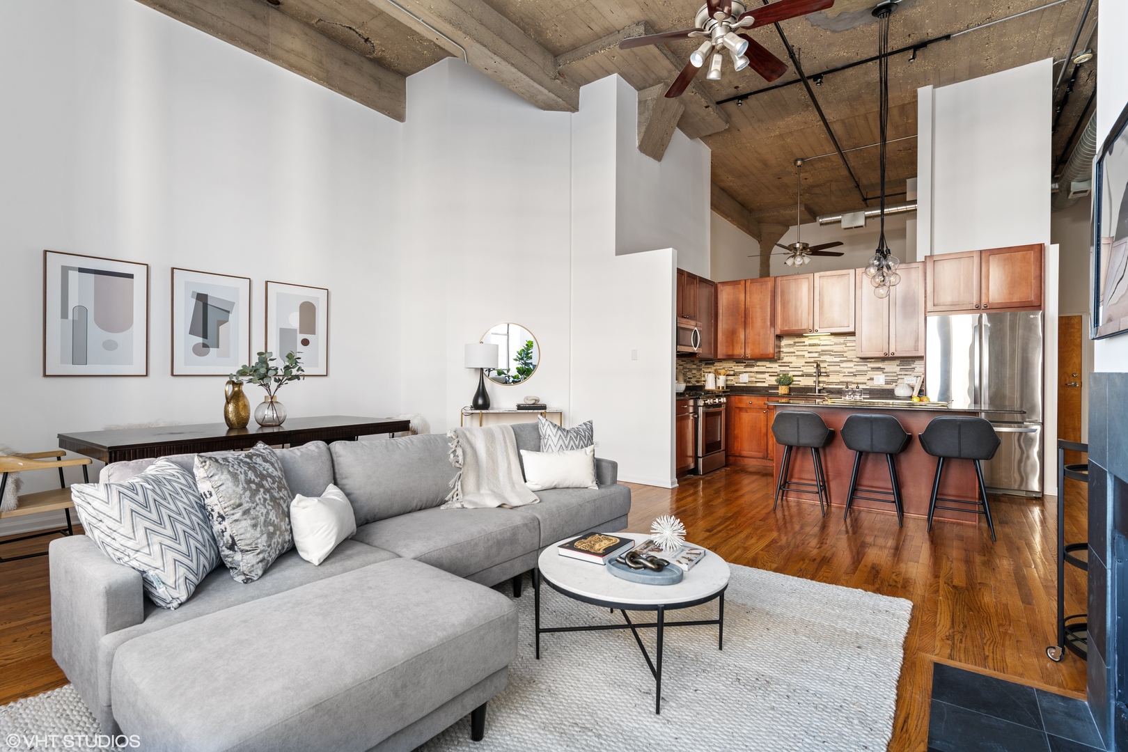 758 North Larrabee Street, Unit 515 Chicago, IL 60654 - Photo 8 of 18