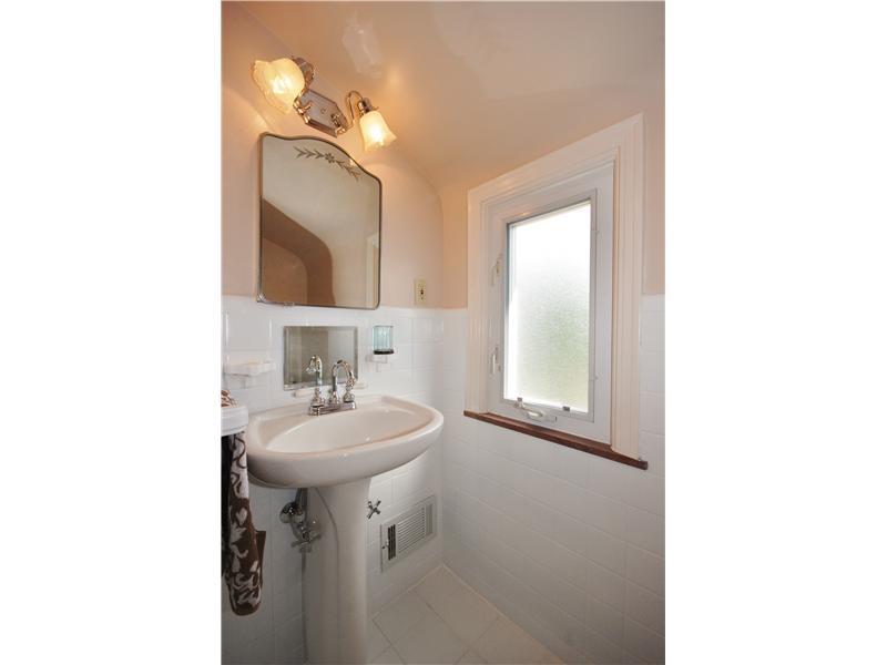 406 Nicholson Road Sewickley, PA 15143 - Photo 19 of 25 Full Bath.