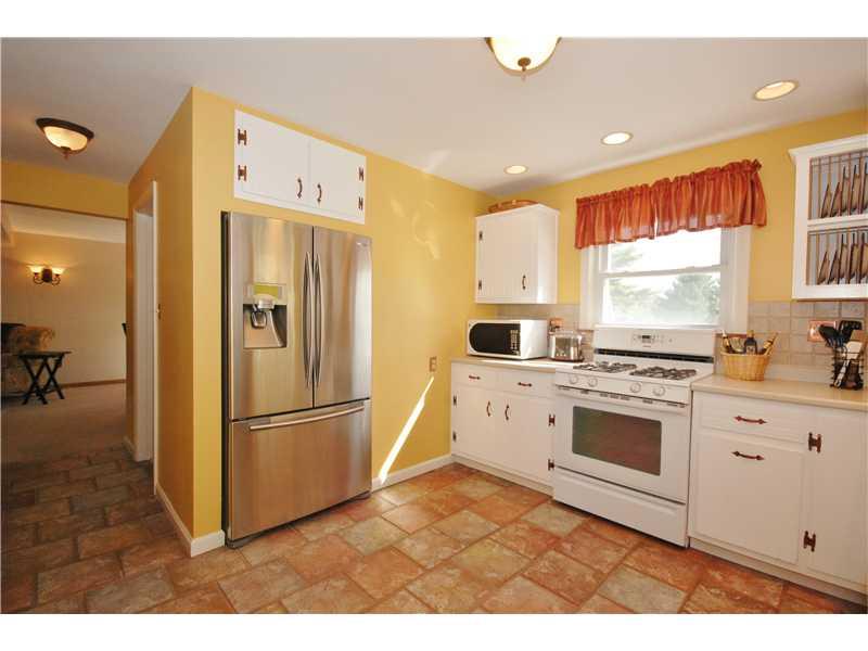 406 Nicholson Road Sewickley, PA 15143 - Photo 3 of 25 Kitchen.