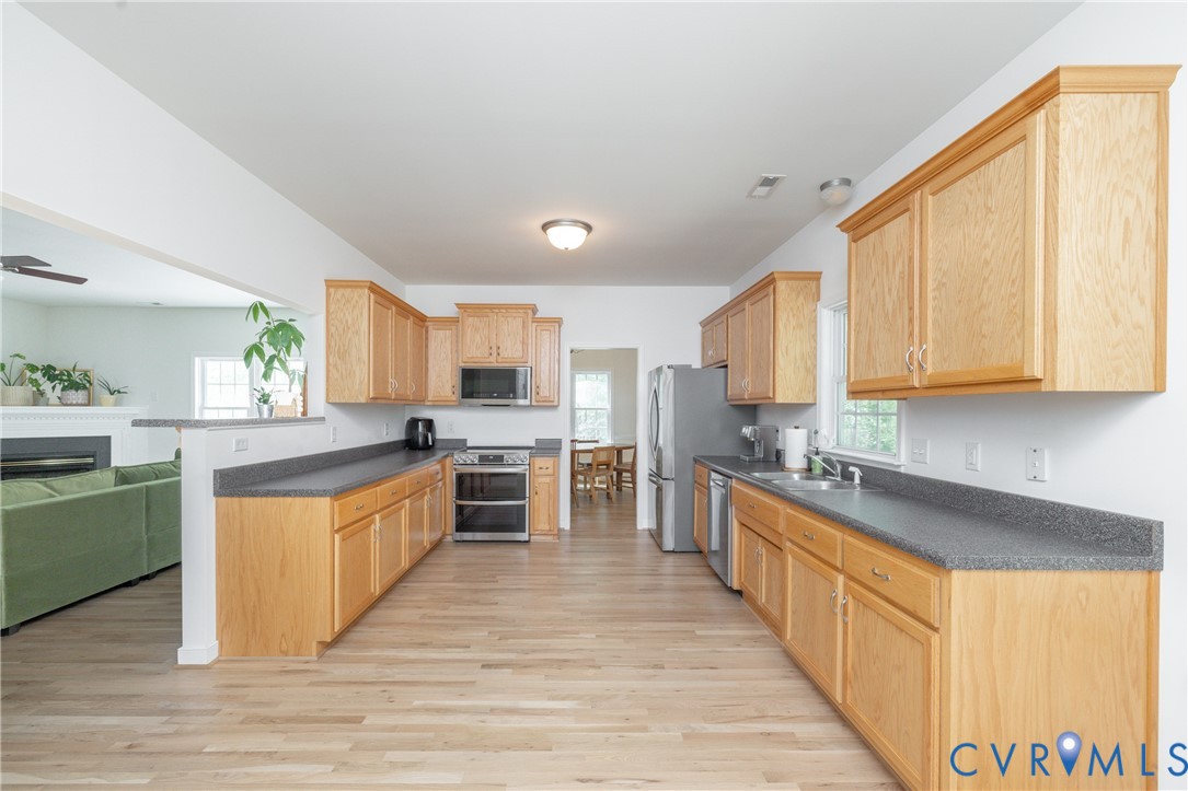 15618 Rowlett Road Chesterfield, VA 23838 - Photo 3 of 29