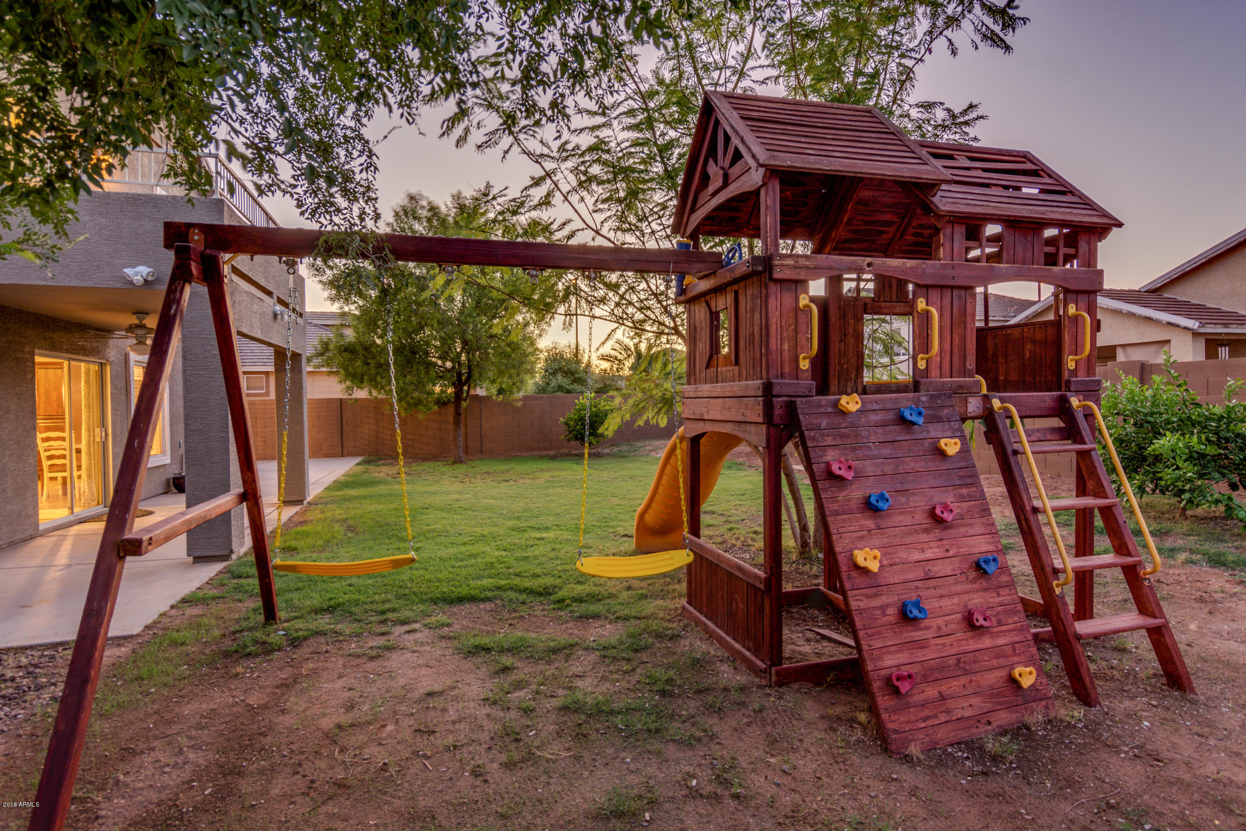 2644 East Del Rio Street Gilbert, AZ 85295 - Photo 40 of 42 front view of a house with a yard