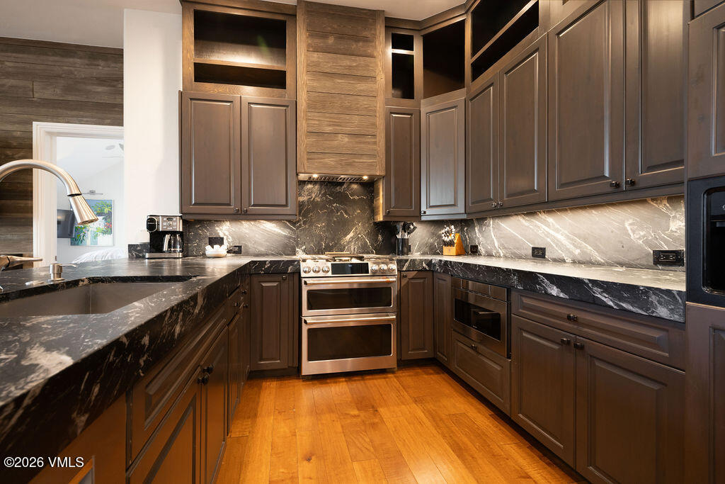 673 Sawatch Drive, Unit E8 Edwards, CO 81632 - Photo 6 of 15 2605_village_th_e8_interior_kitchen_a